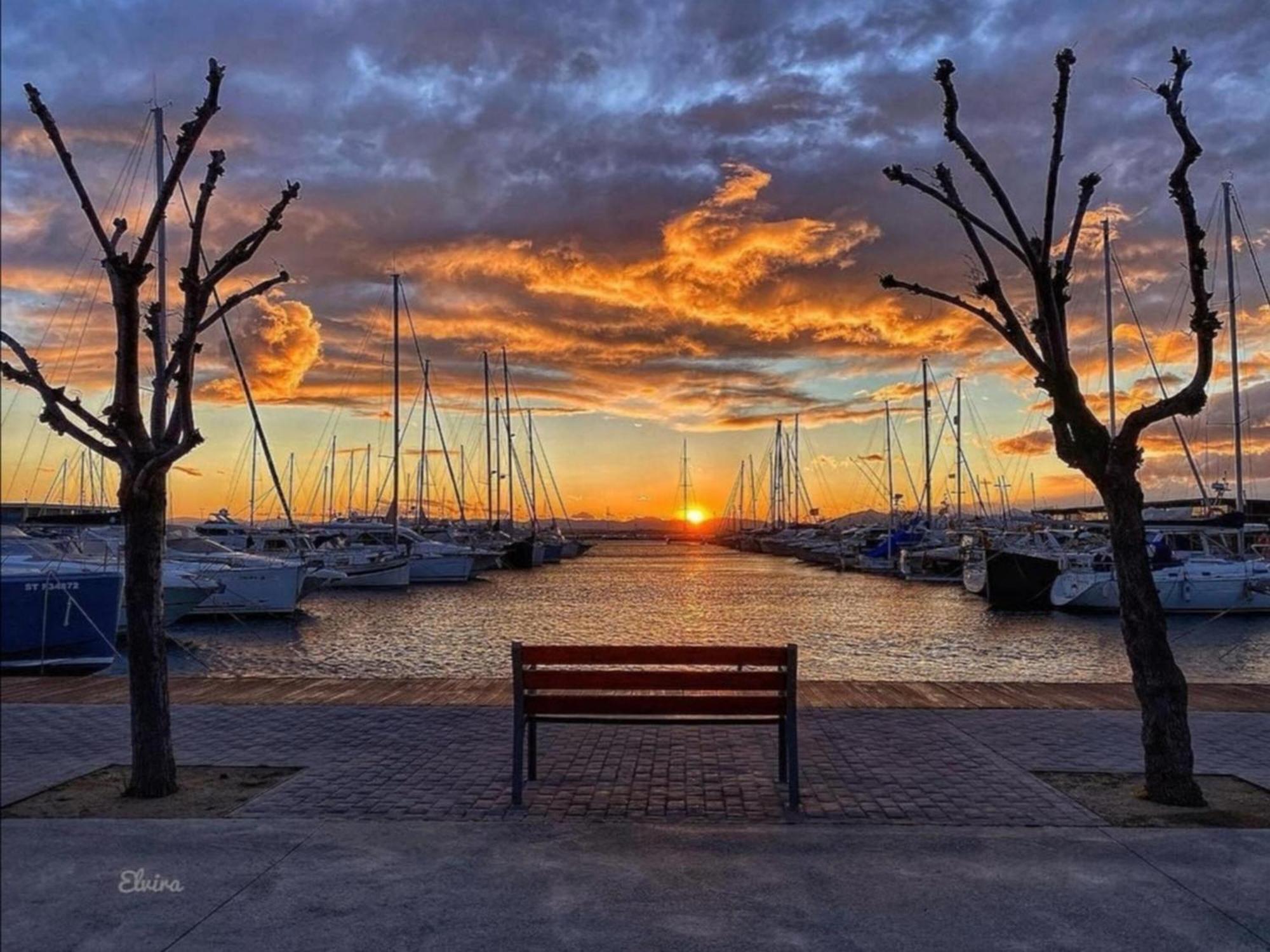 2166 Rocmar 1 4-C, Excelente Situacion Frente Al Puerto Pesquero Y Con Vista A La Bahia. Gran Terraza. Gran Parking Publico Delante. - Es-258-30 Daire Roses Dış mekan fotoğraf